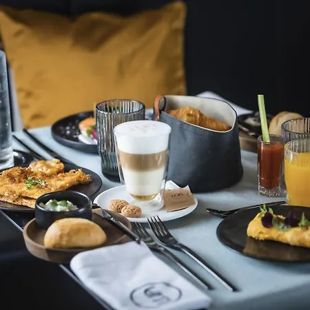 Hotel Lua Boutique Roomz- Adults Only